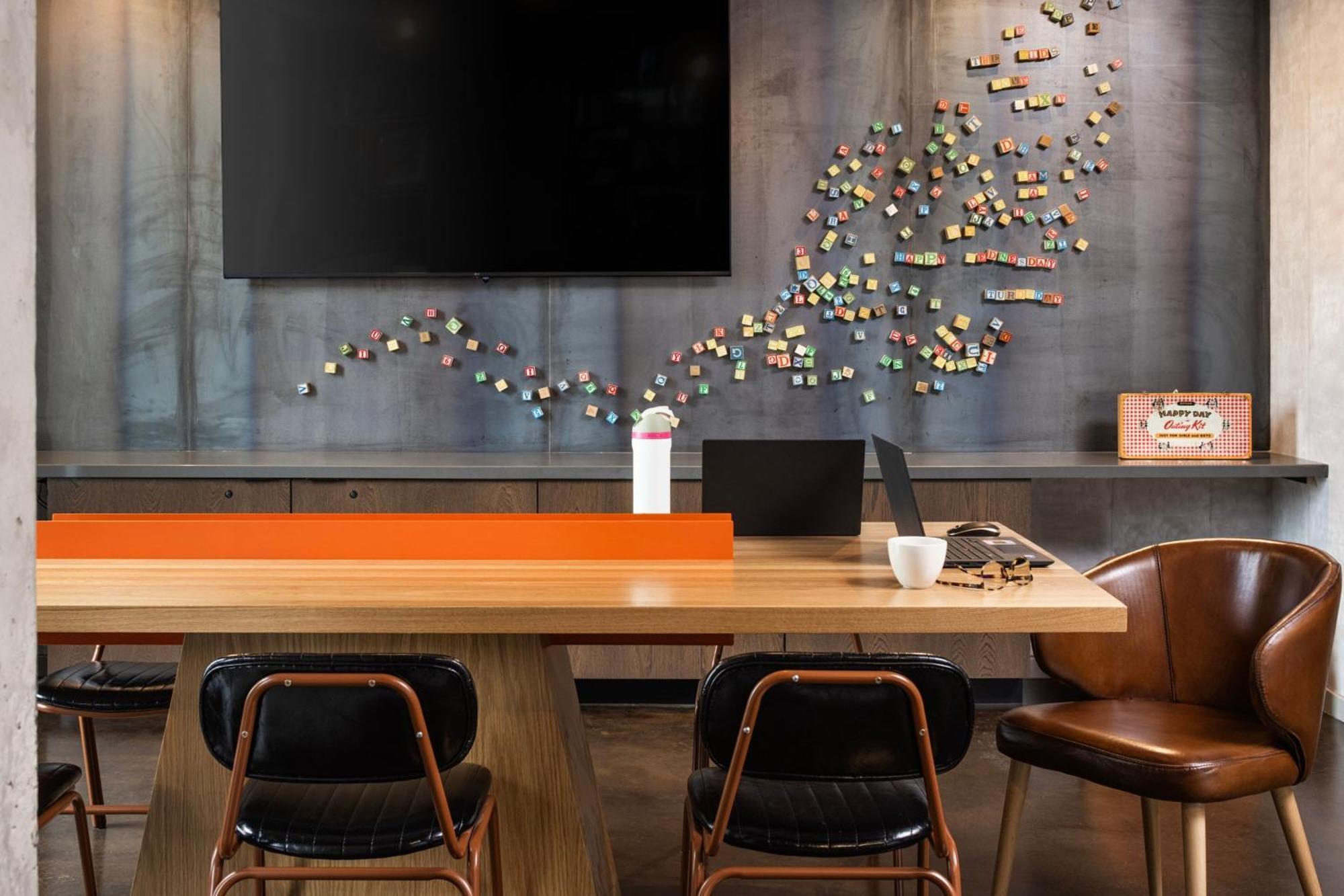 Готель Moxy Madison Downtown Екстер'єр фото
