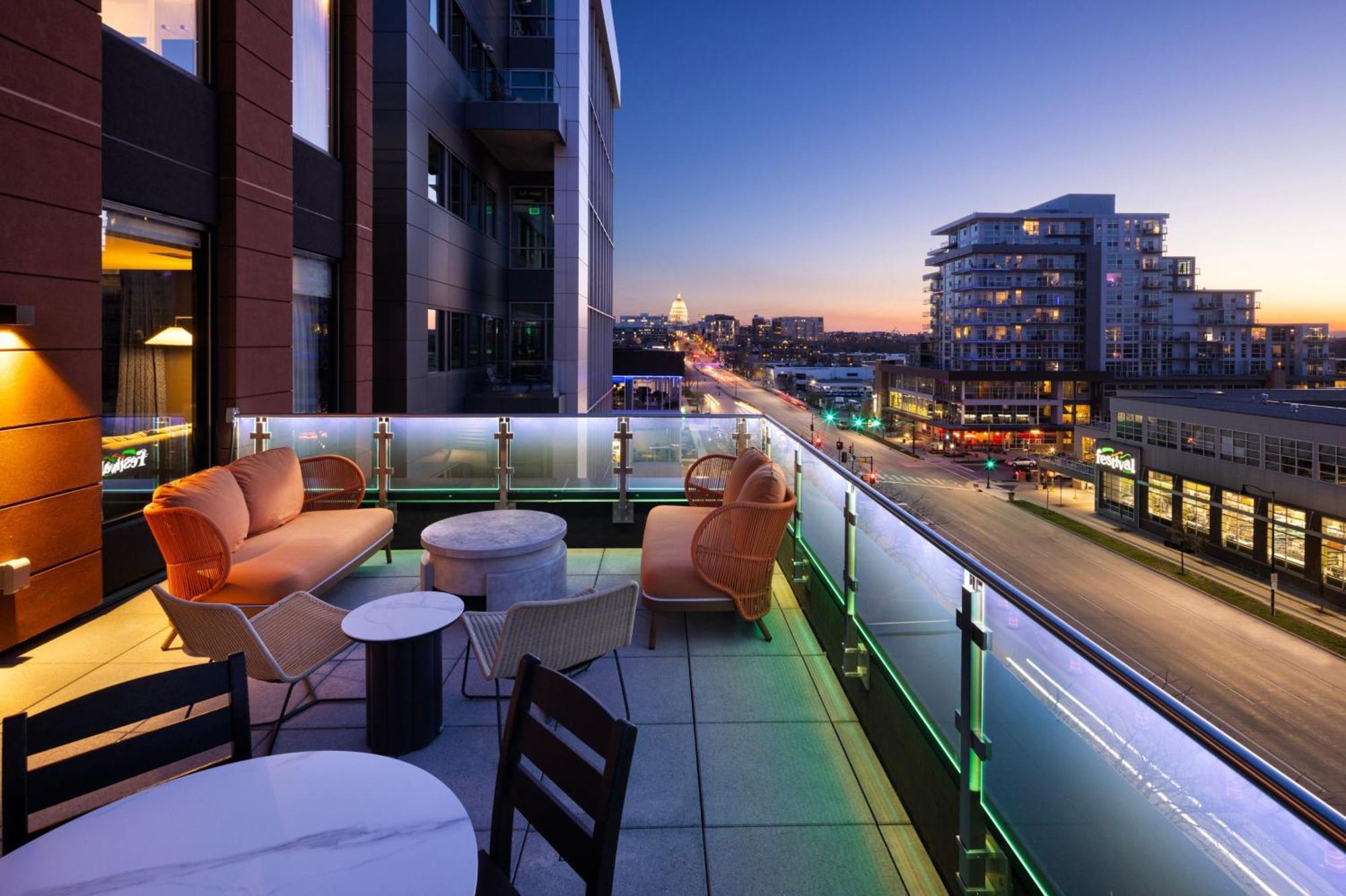 Готель Moxy Madison Downtown Екстер'єр фото