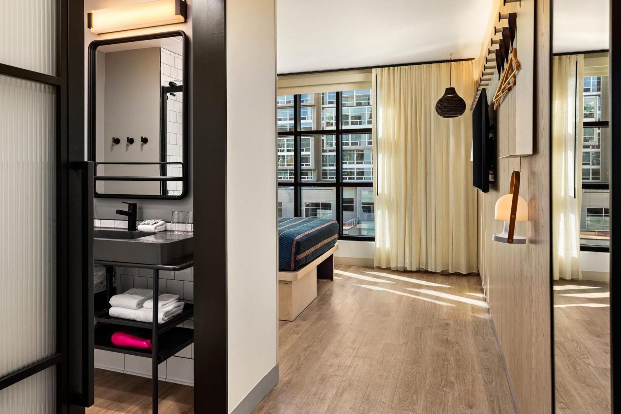 Готель Moxy Madison Downtown Екстер'єр фото