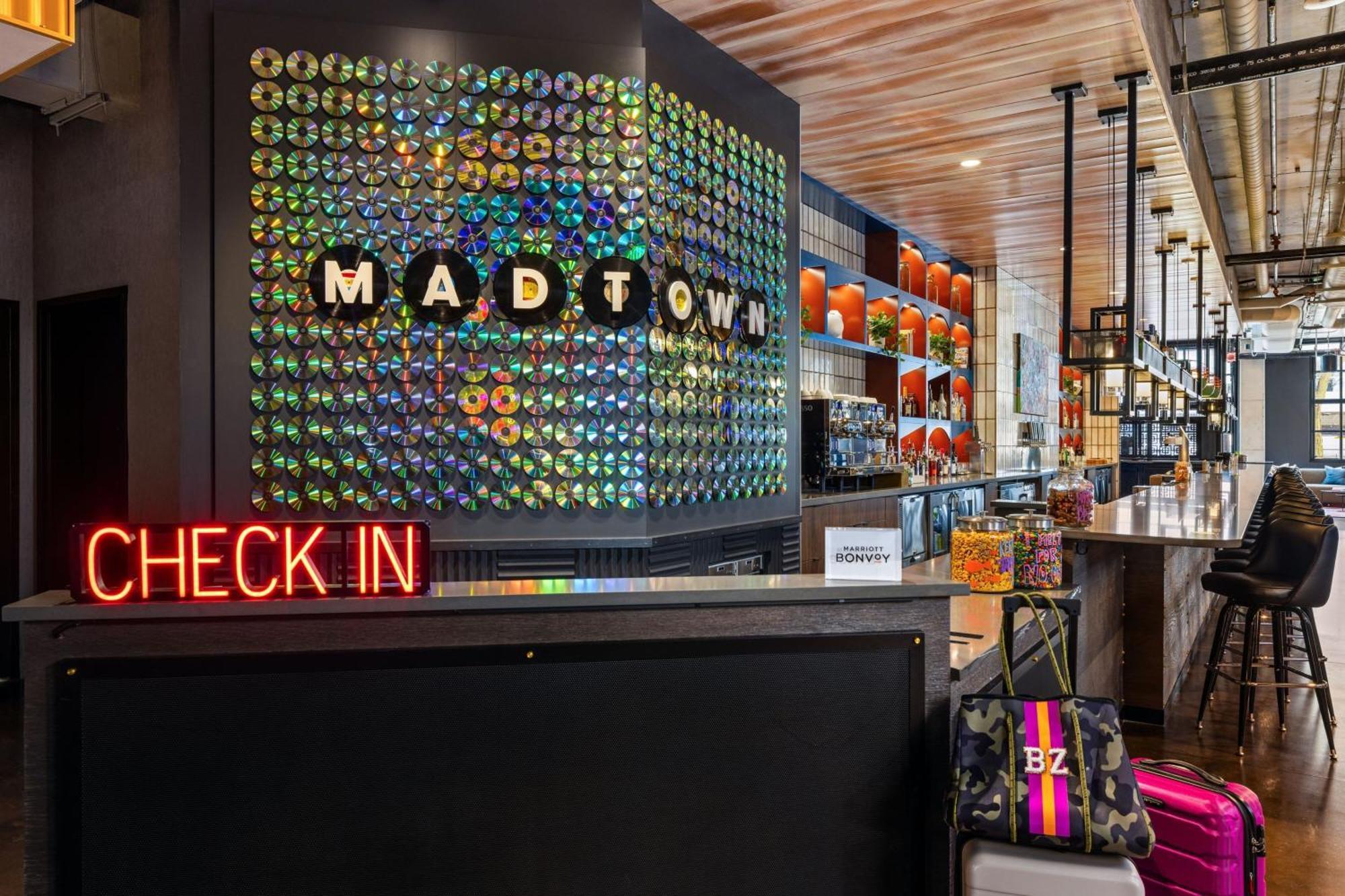 Готель Moxy Madison Downtown Екстер'єр фото